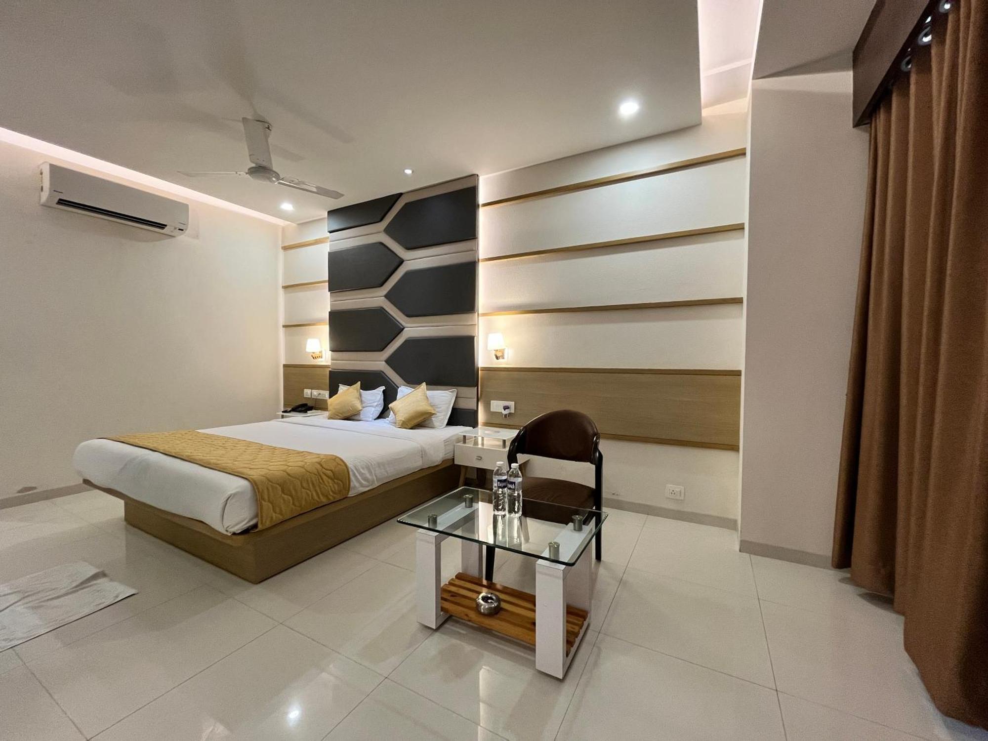 Hotel Grand Darshan Vadodara Exterior foto