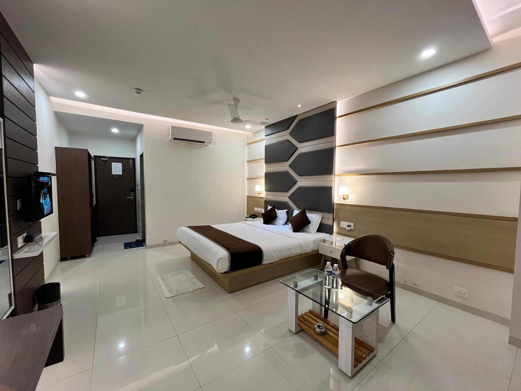 Hotel Grand Darshan Vadodara Exterior foto