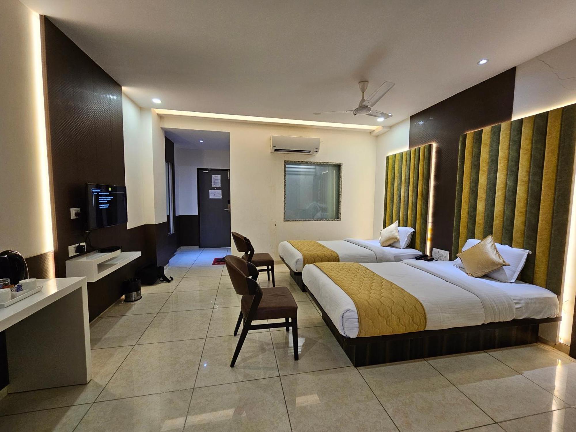 Hotel Grand Darshan Vadodara Exterior foto